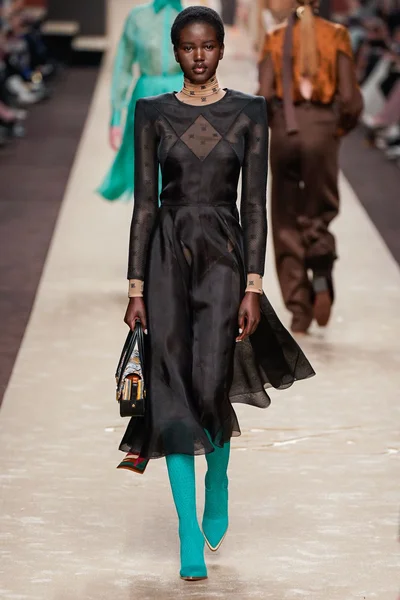 Look 39